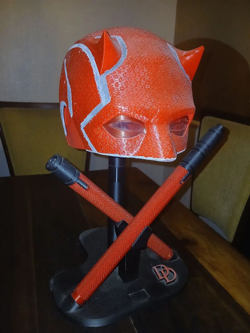 Demolidor capacete e bastões  - Foto 2
