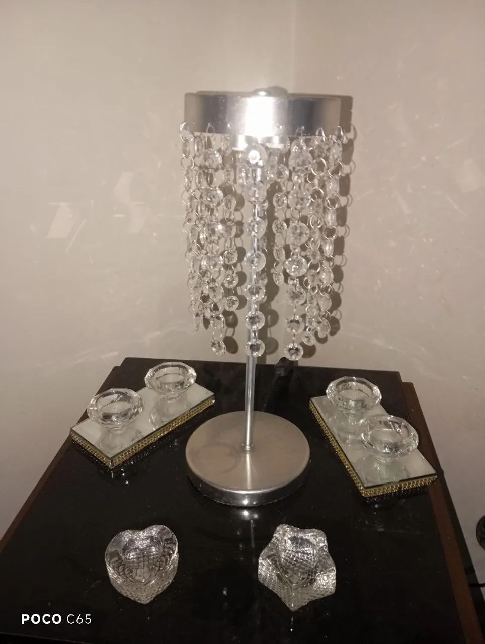 Luminária / Abajur de Mesa de Cristal / Pedrarias com Base Prateada Cromada - Foto 2