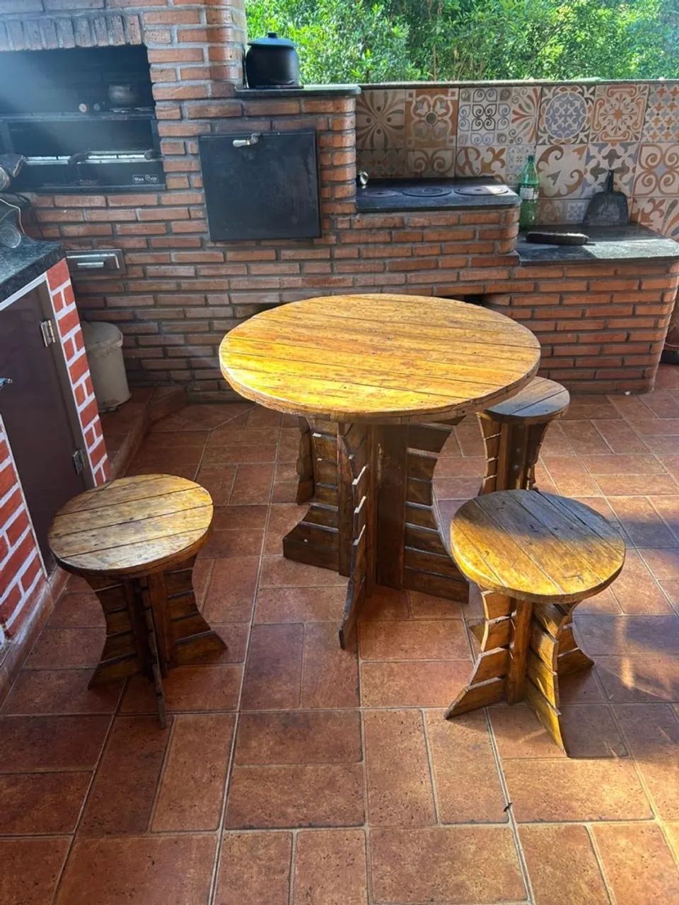 Mesa e bancos em madeira  - Foto 2