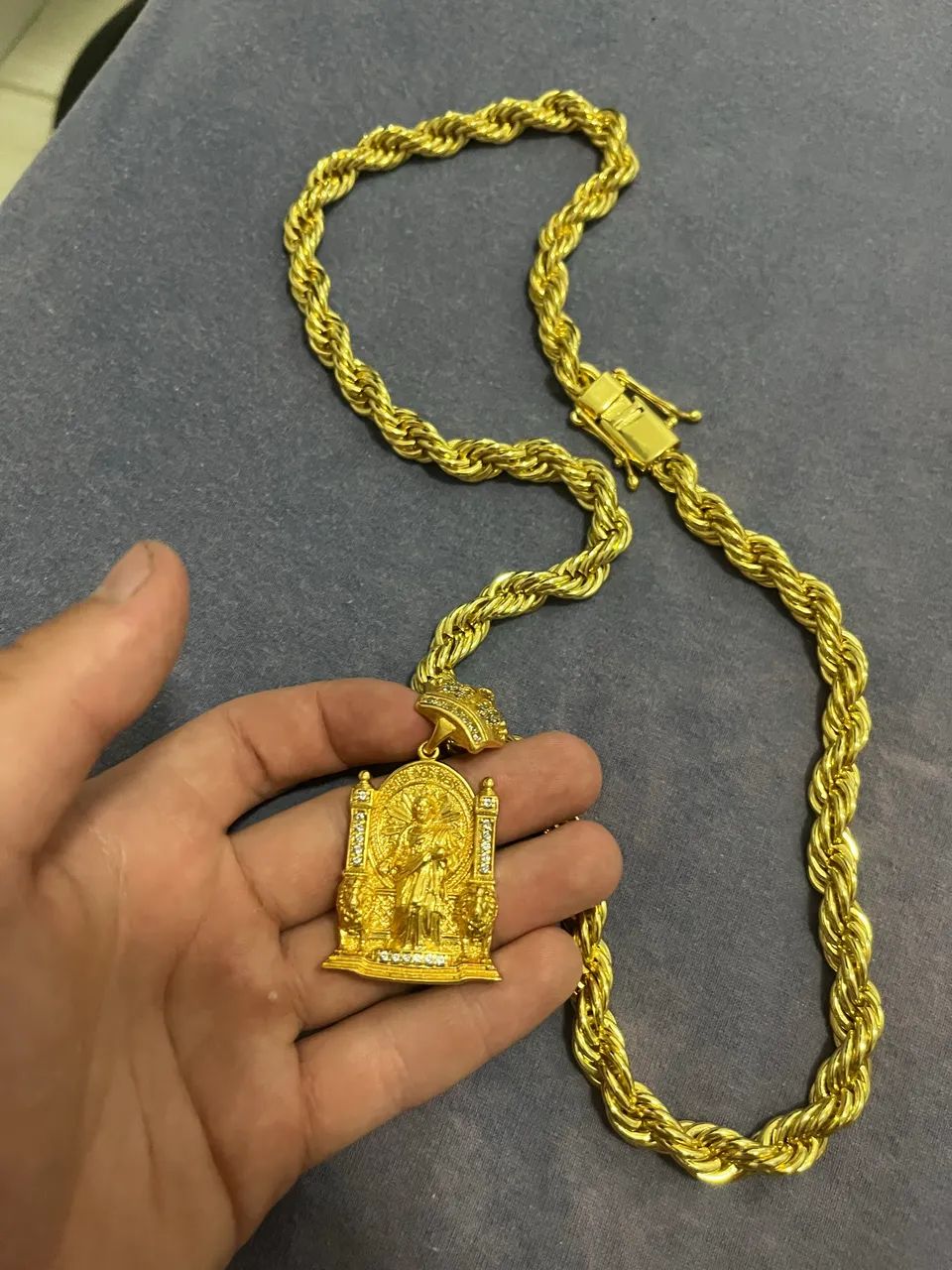 Corrente grossa pingente Jesus