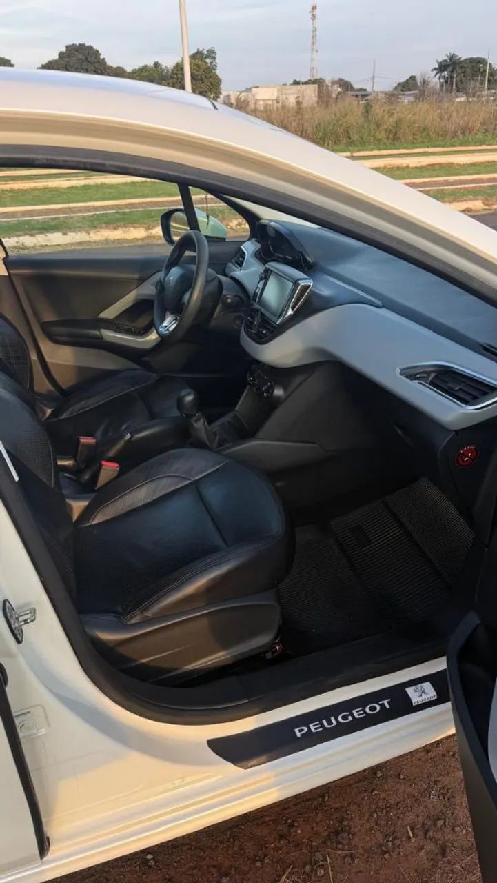 Peugeot 208 Active/active Pack 1.5 Flex 8V 5P 2015 - Foto 2