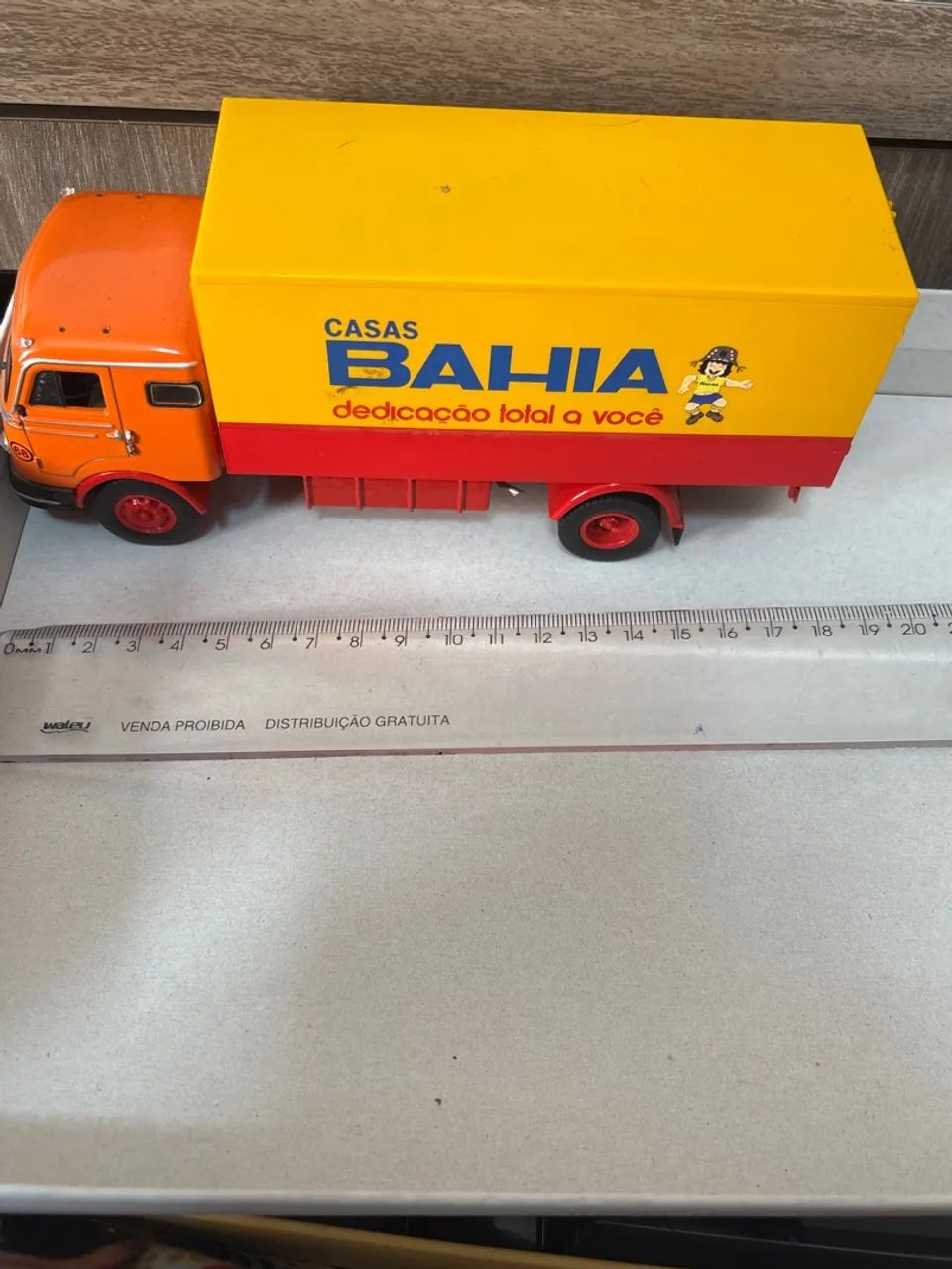 Miniatura caminhão Casas Bahia