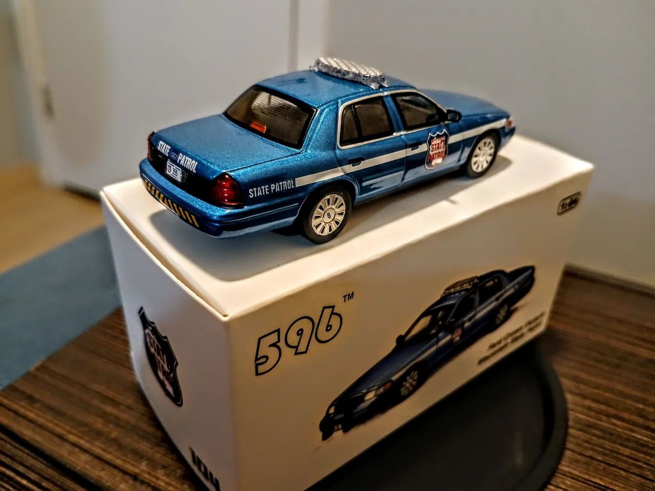 Miniatura 596 Models Ford Crown Victoria Wisconsin Police 1/64