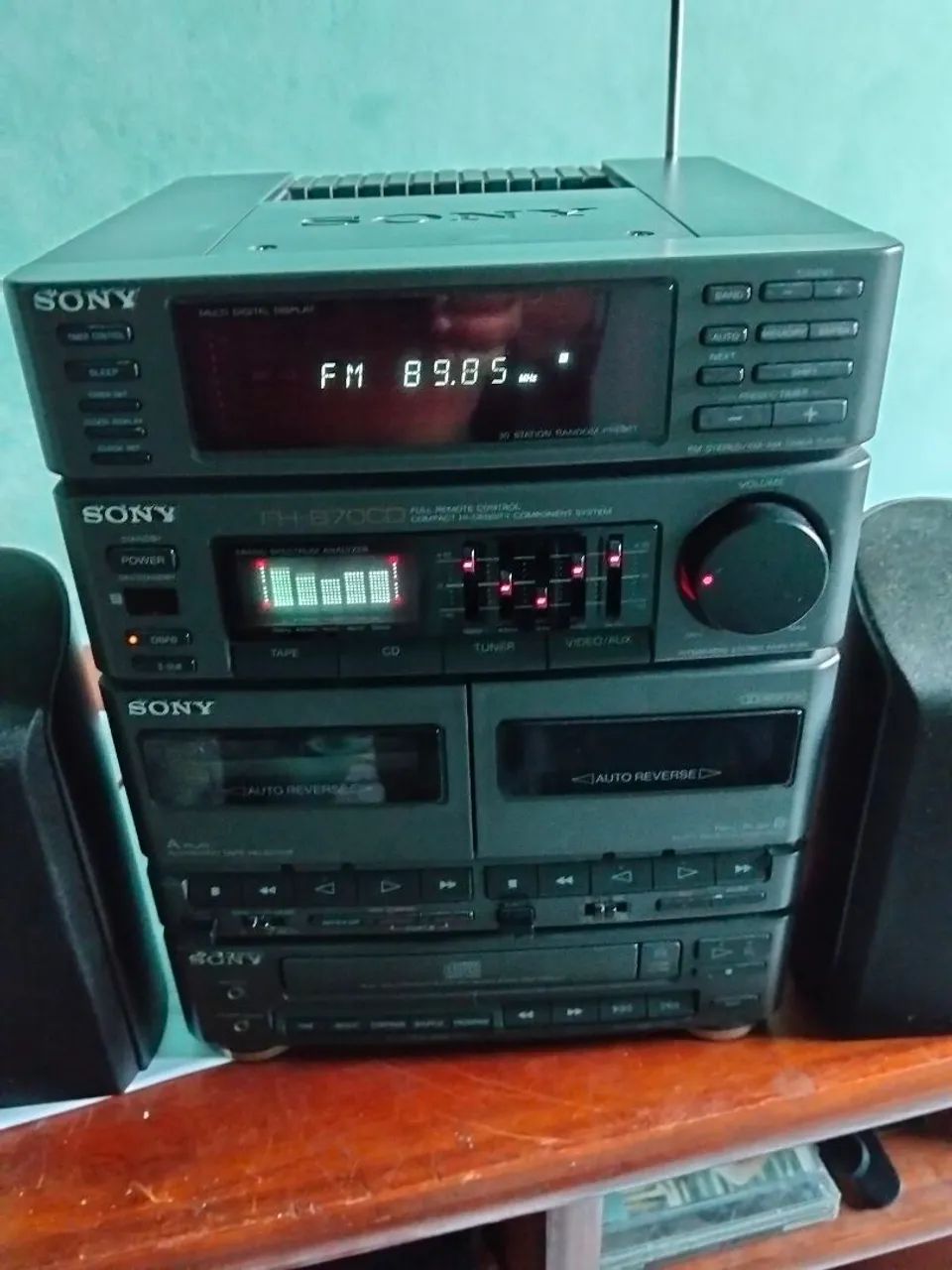 Mini system Sony funcionando 