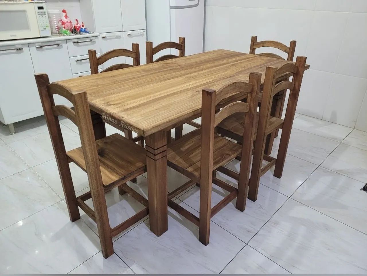Mesa com 6 cadeiras