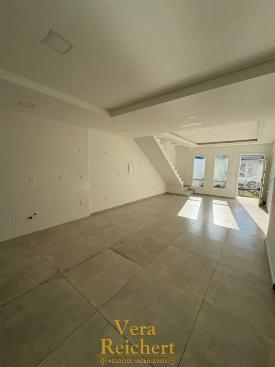SOBRADO COM 3 QUARTOS RUA 426 - Foto 5