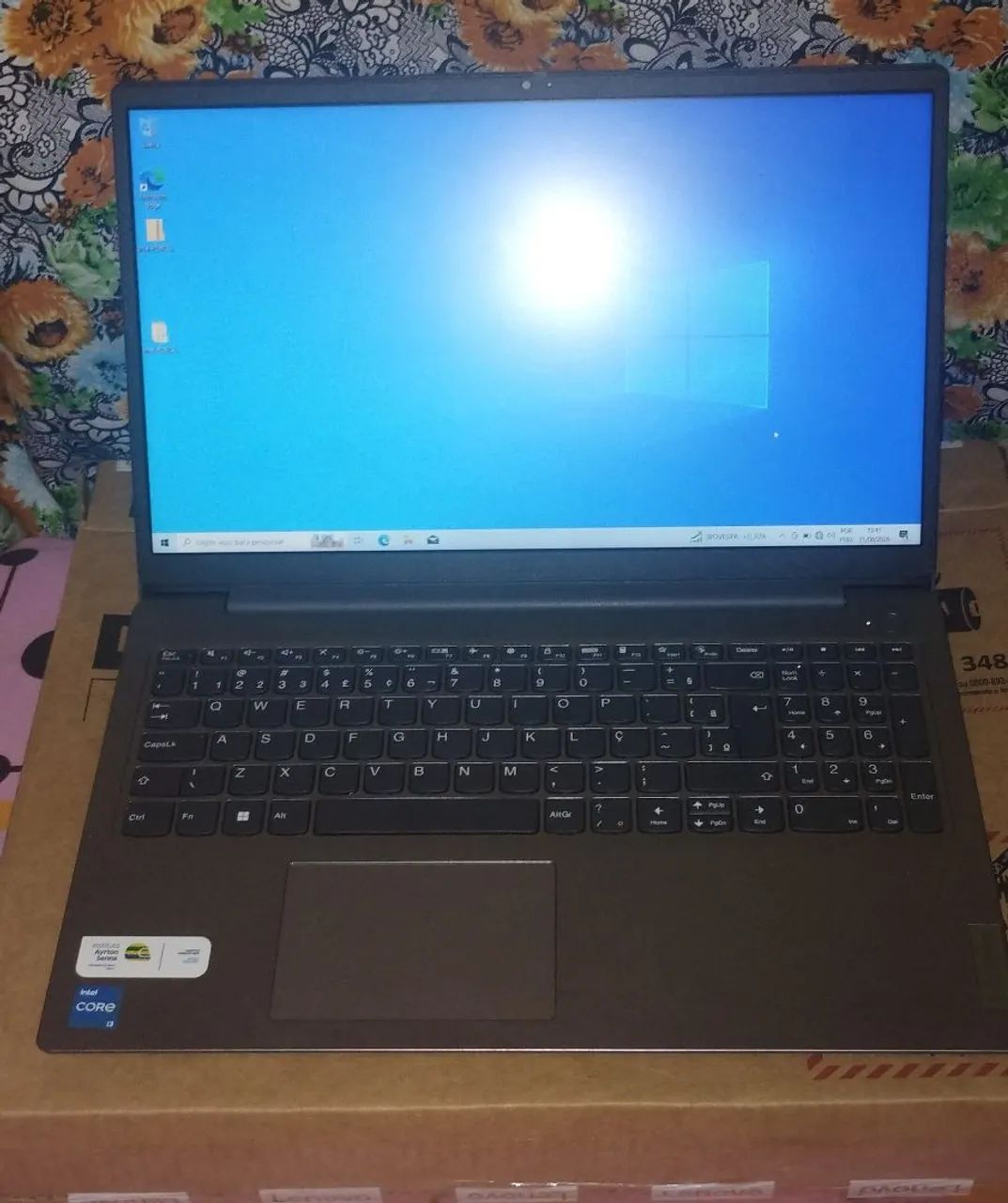 Notebook Lenovo IdeaPad i3 | Intel i3 / SSD 256GB / Tela 15.6" Full HD / Windows 11
