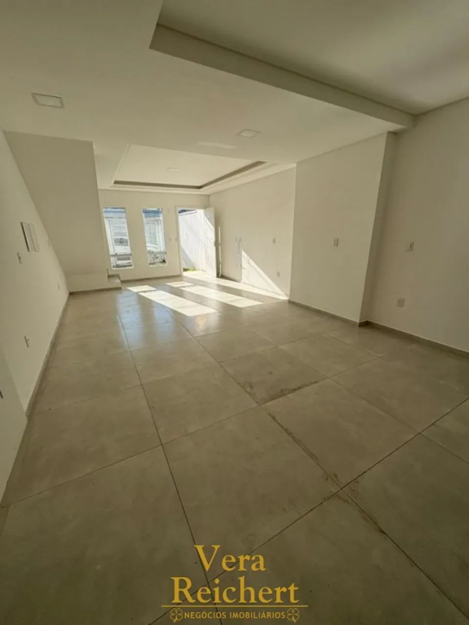 SOBRADO COM 3 QUARTOS RUA 426 - Foto 4