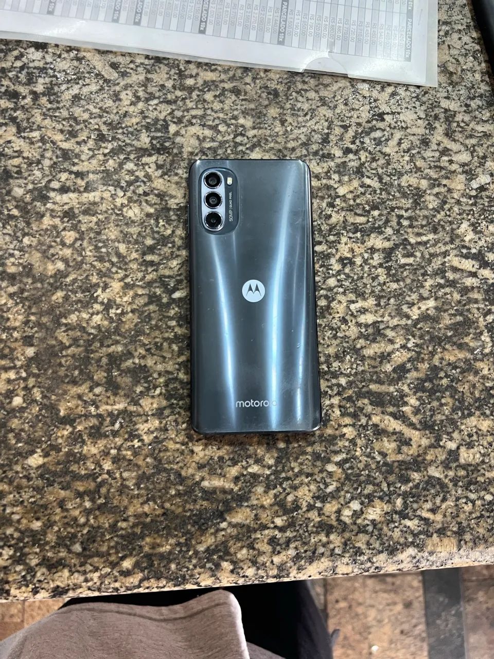 Moto g62 5g (tela quebrada no canto,porém funcionando perfeitamente)
