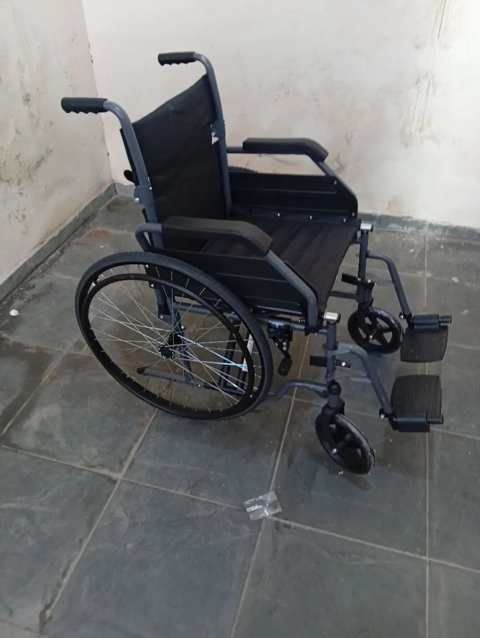 Cadeira de Rodas Nova - Foto 2