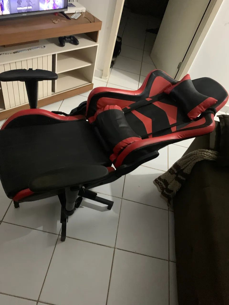 Cadeira gamer boa e barata - Foto 4