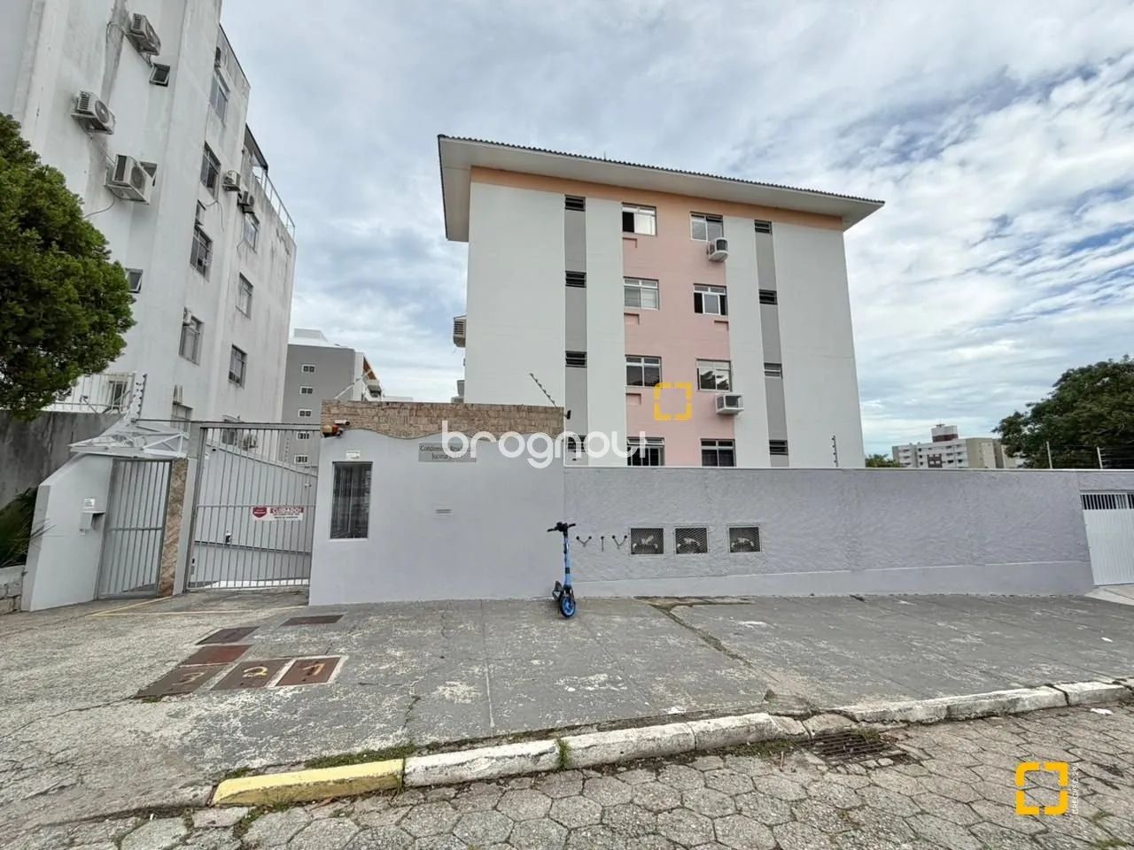 Apartamento de 02 dormitórios no bairro Estreito em Florianópolis / SC - Foto 2