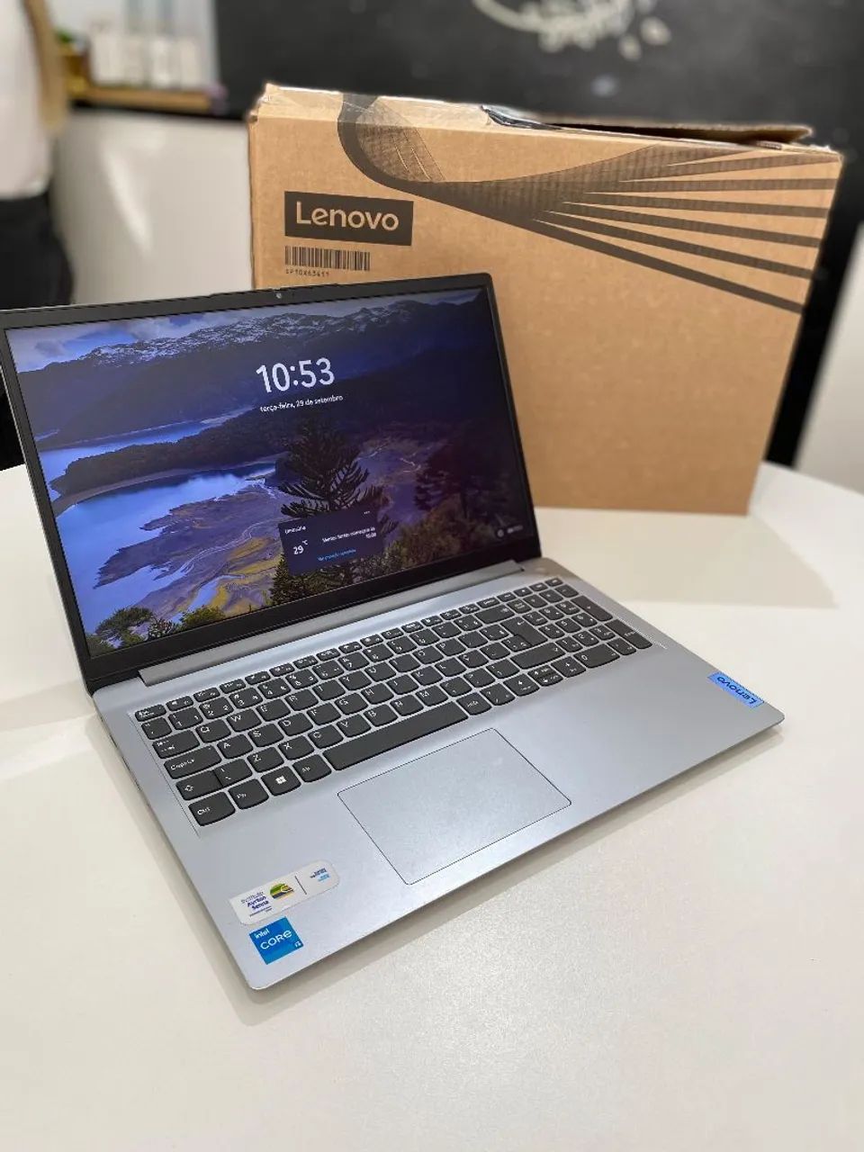 Notebook Lenovo - Core i3- SSD 256Gb - Novinho- Com Caixa é Nota
