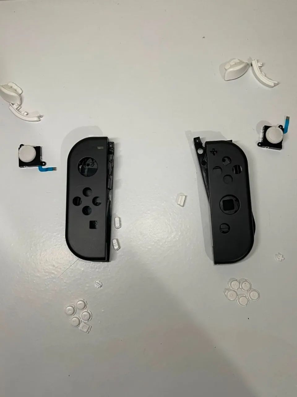 Carcaça Preta Switch Joycon + Analógico branco - Foto 2