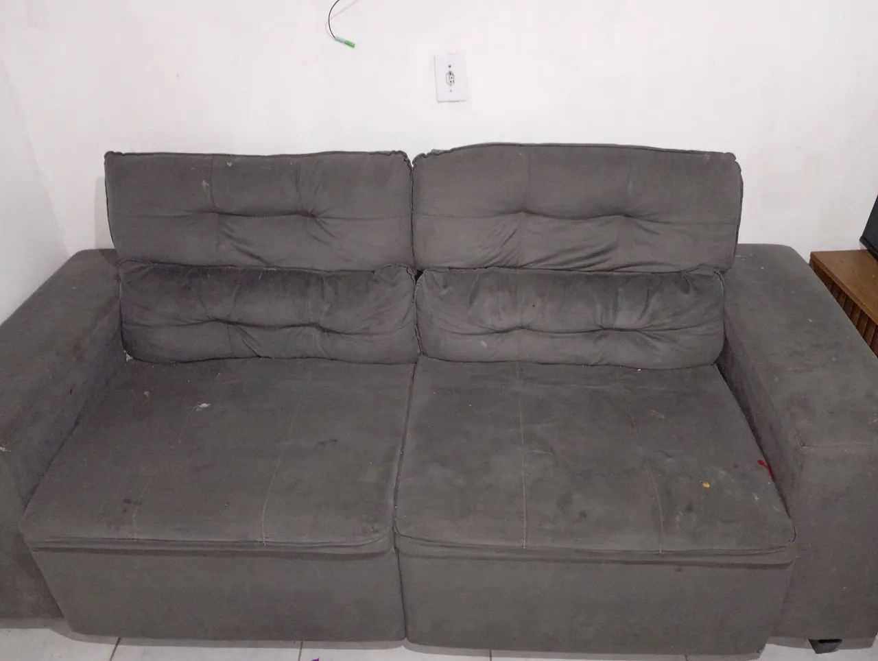 Vendo esse sofá 550. Só precisa de uma lavagem,  - Foto 2