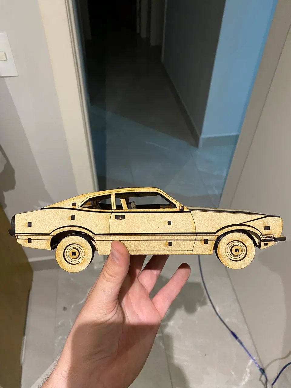 Ford Maverick miniatura em MDF - Foto 3