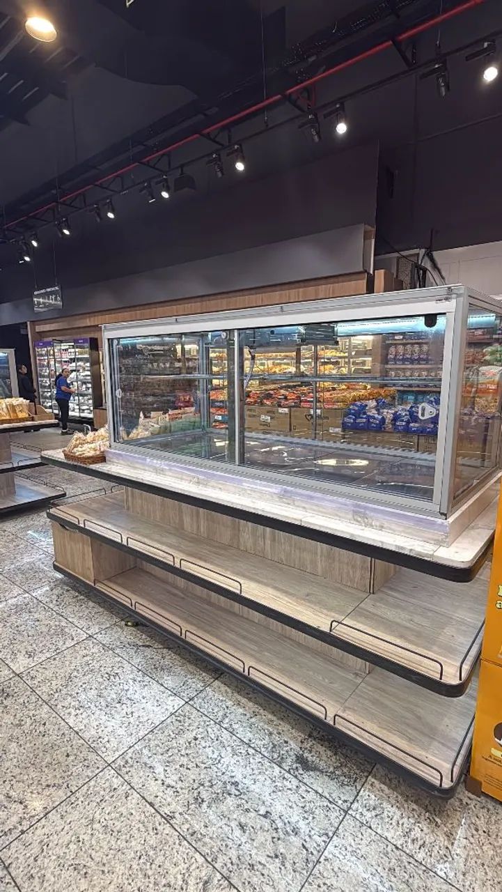 ? MESA EXPOSITORA REFRIGERADA CENTRAL - USADA