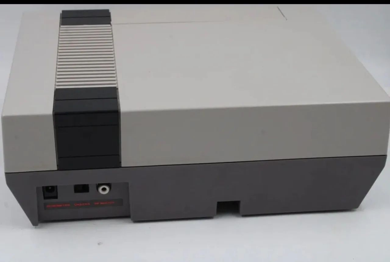 Nintendo nes 8bits com 2 controles original - Foto 3