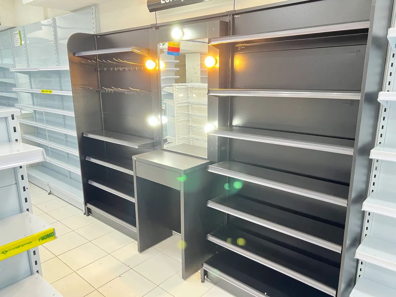 VENDO MÓVEIS PARA FARMACIA / DROGARIA - EXCELENTE ESTADO - Foto 2