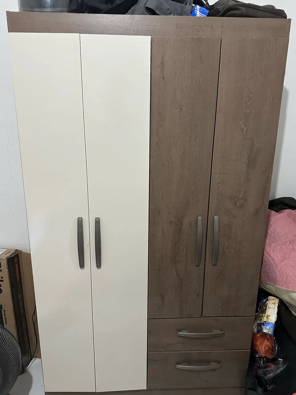 Guarda roupa em ótimo estado 