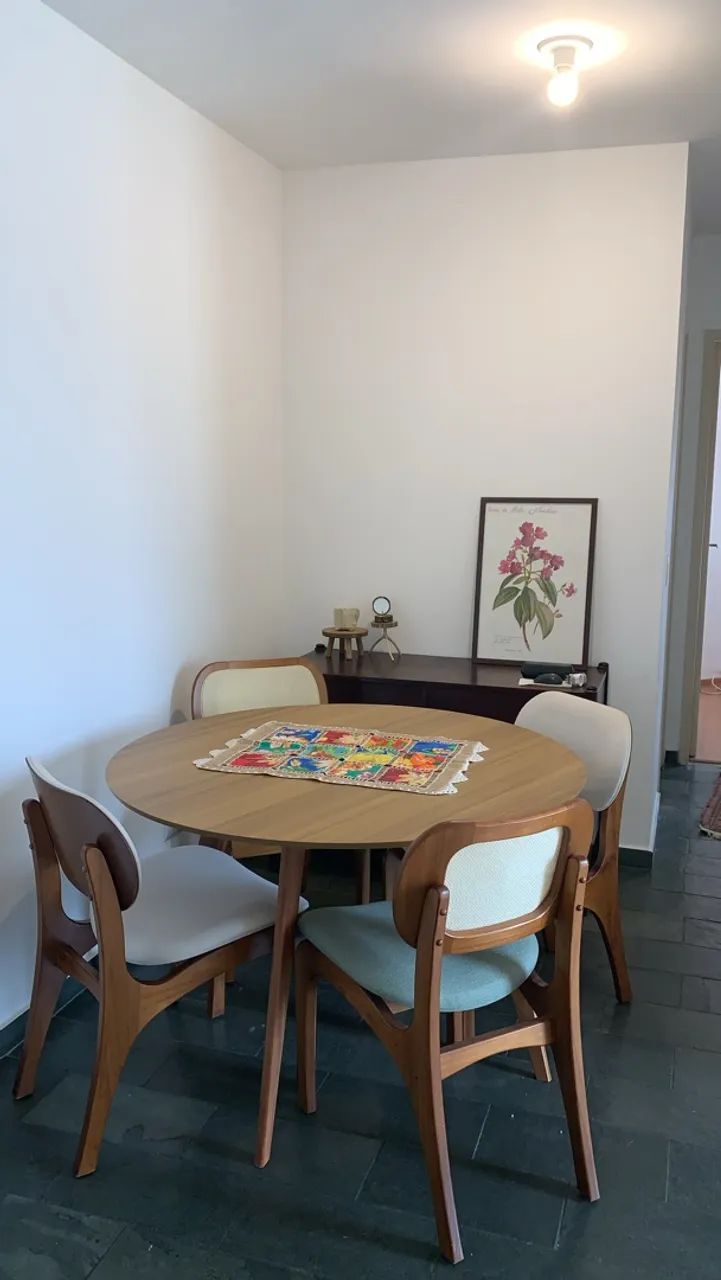 Cadeira madeira estofada e mesa alta qualidade - Foto 2