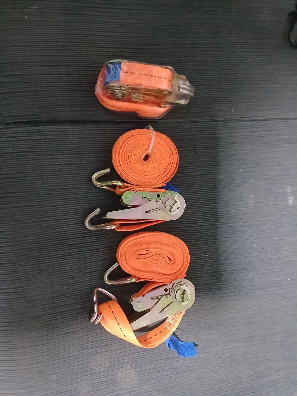 Vendo  cintas com  catracas  p altomoveis comprimento 5 mts valor  40.00 reais  - Foto 5