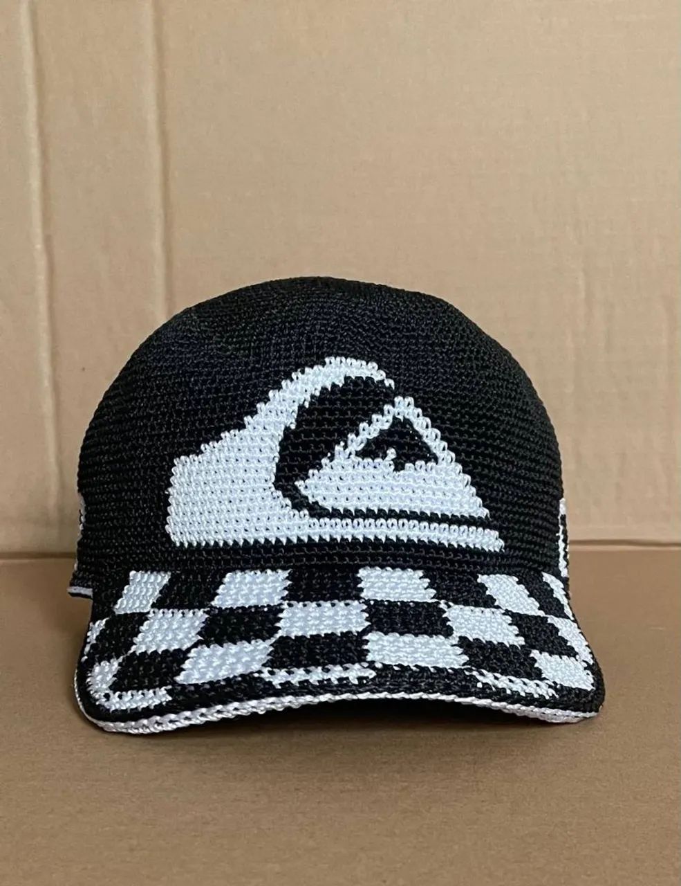 Boné de crochê Quiksilver xadrez  - Foto 2