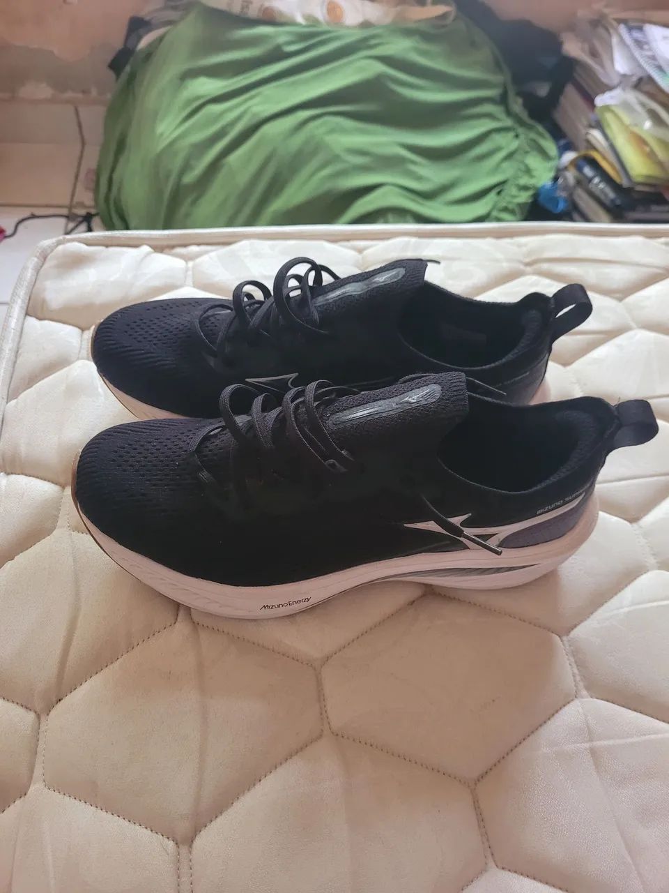 Tênis mizuno preto original tamanho 41 42 - Foto 3