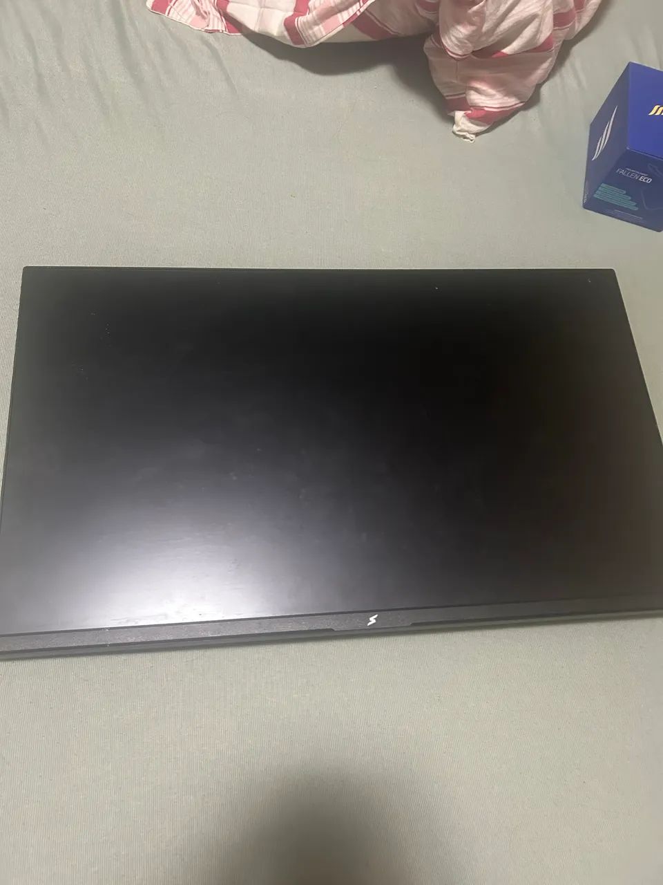 Monitor supreframe para retirar as peças ou consertar o defeito na tela