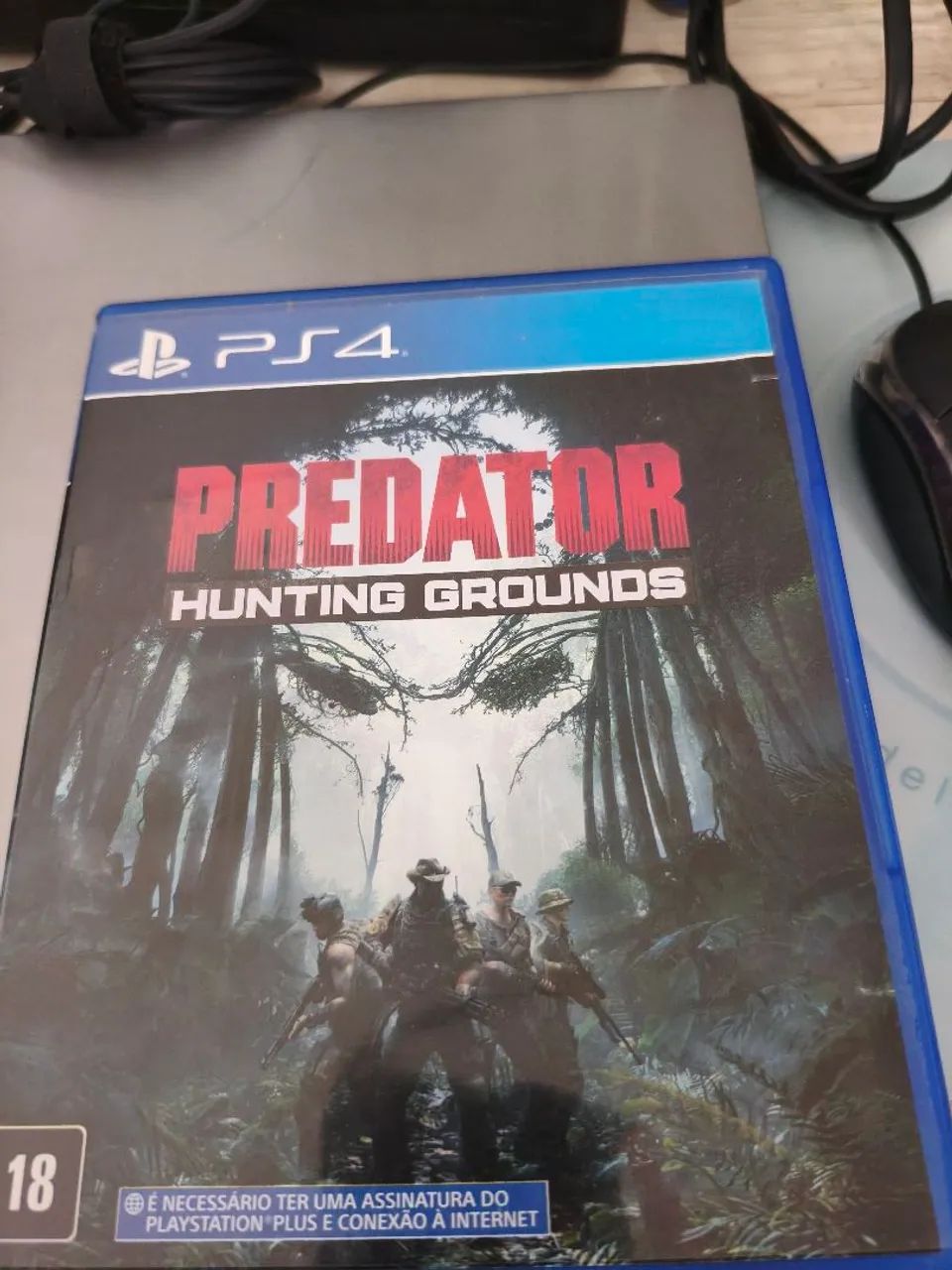 Jogo predator PS4