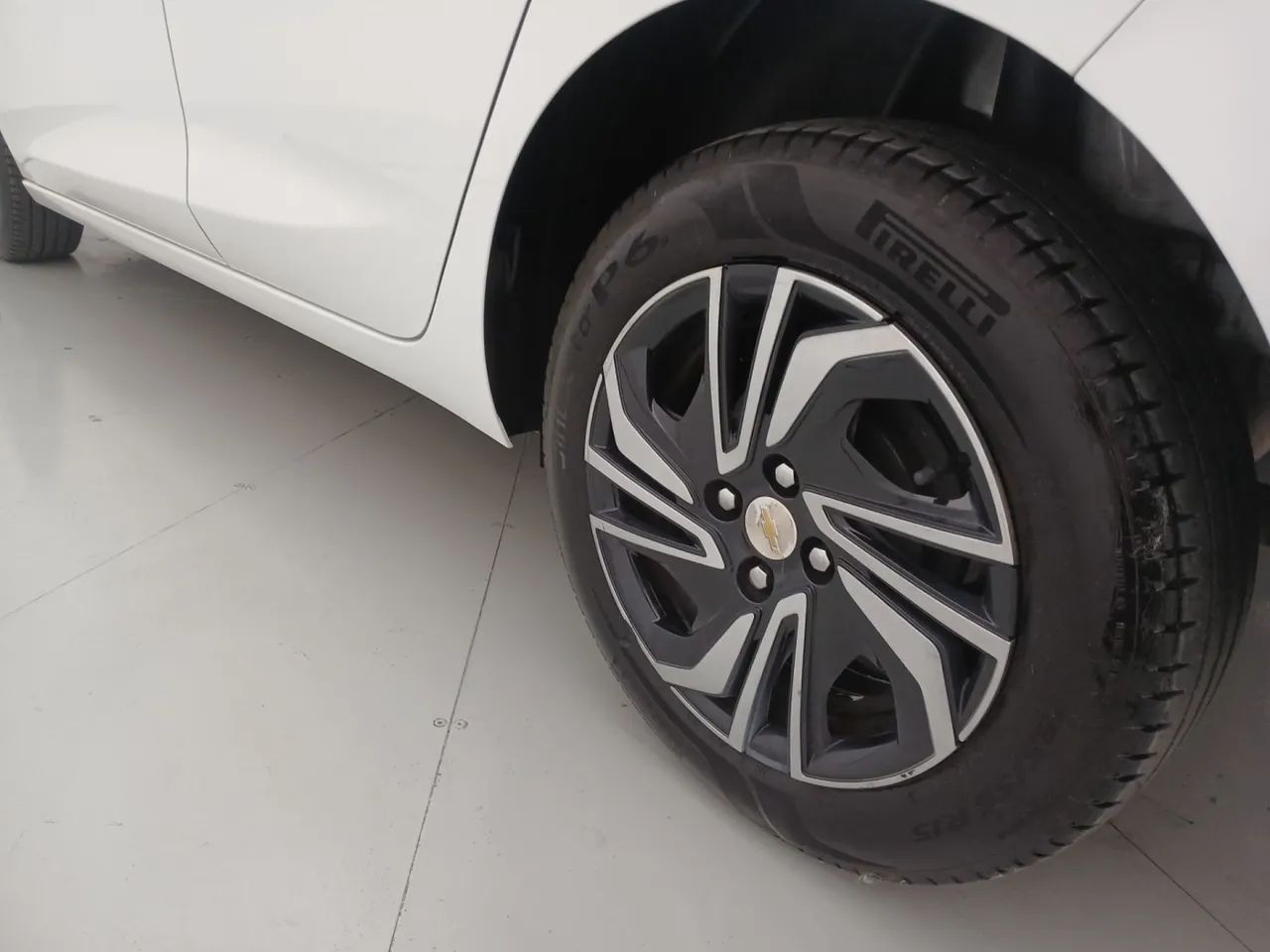 Chevrolet Onix Hatch 1.0 12V Flex Mec. 4P, foto 12 de 18