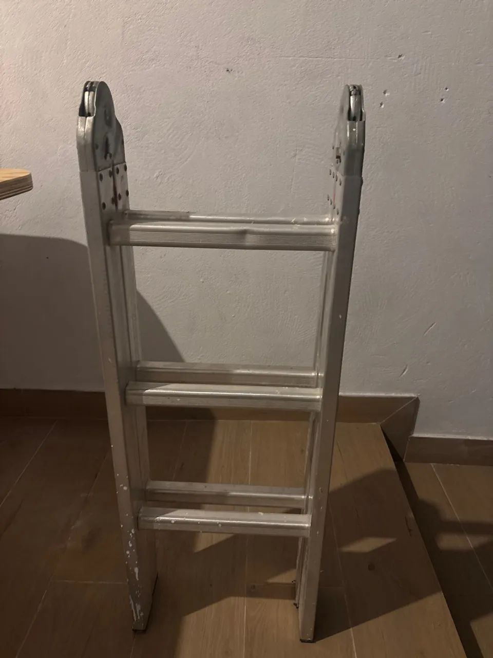 Escada retrátil 