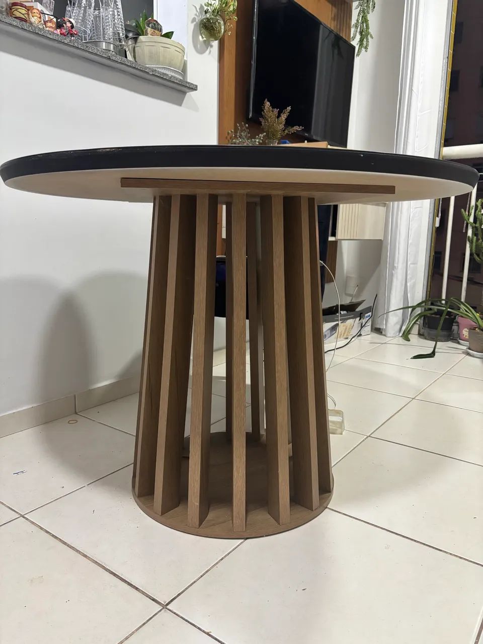 OPORTUNIDADE - MESA DE JANTAR MODERNA  - Foto 2