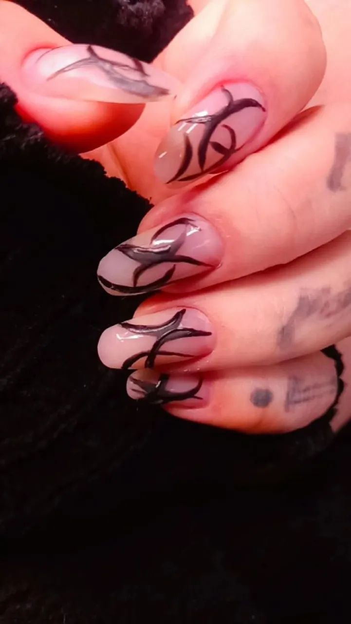 Preciso de modelo de mão pra alongamento de unhas 