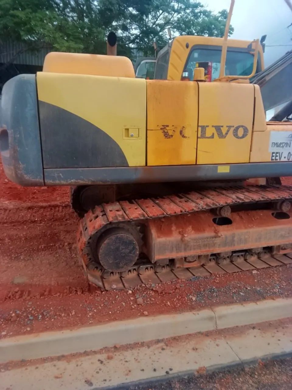 Escavadeira Volvo 210 - Foto 4