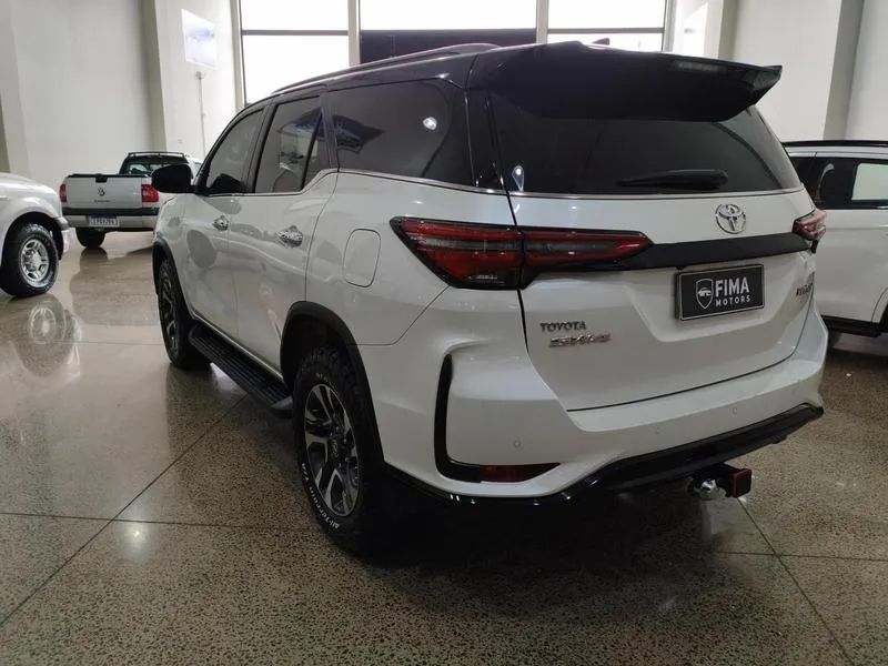 Toyota Hilux SW4 SRX Diamo. 4X4 2.8 TB DIE AUT 2022 - Foto 5