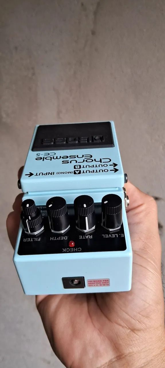 Pedal boss Chorus Ensemble CE-5 (zerinho) - Instrumentos musicais