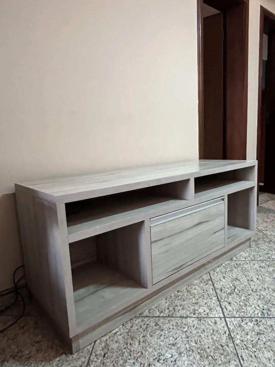 Rack de sala Com gavetas e nichos