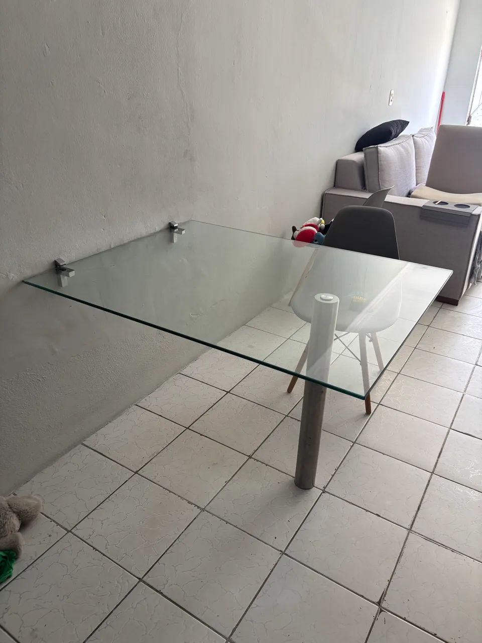 Mesa De Jantar Suspensa Vidro Temperado Com Pé Inox 115x90cm