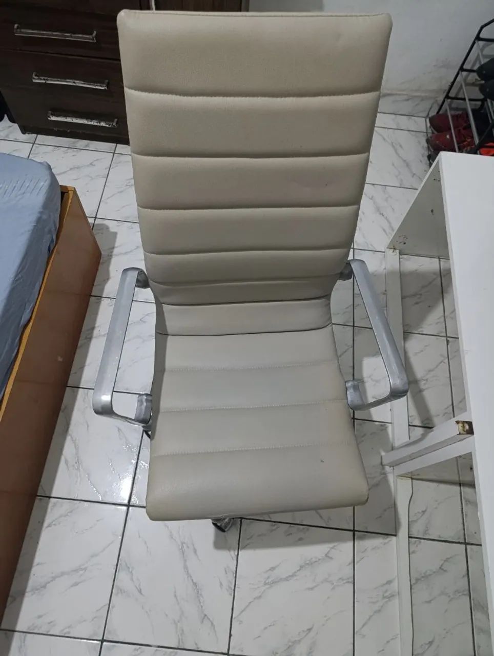 Cadeira de escritório usada