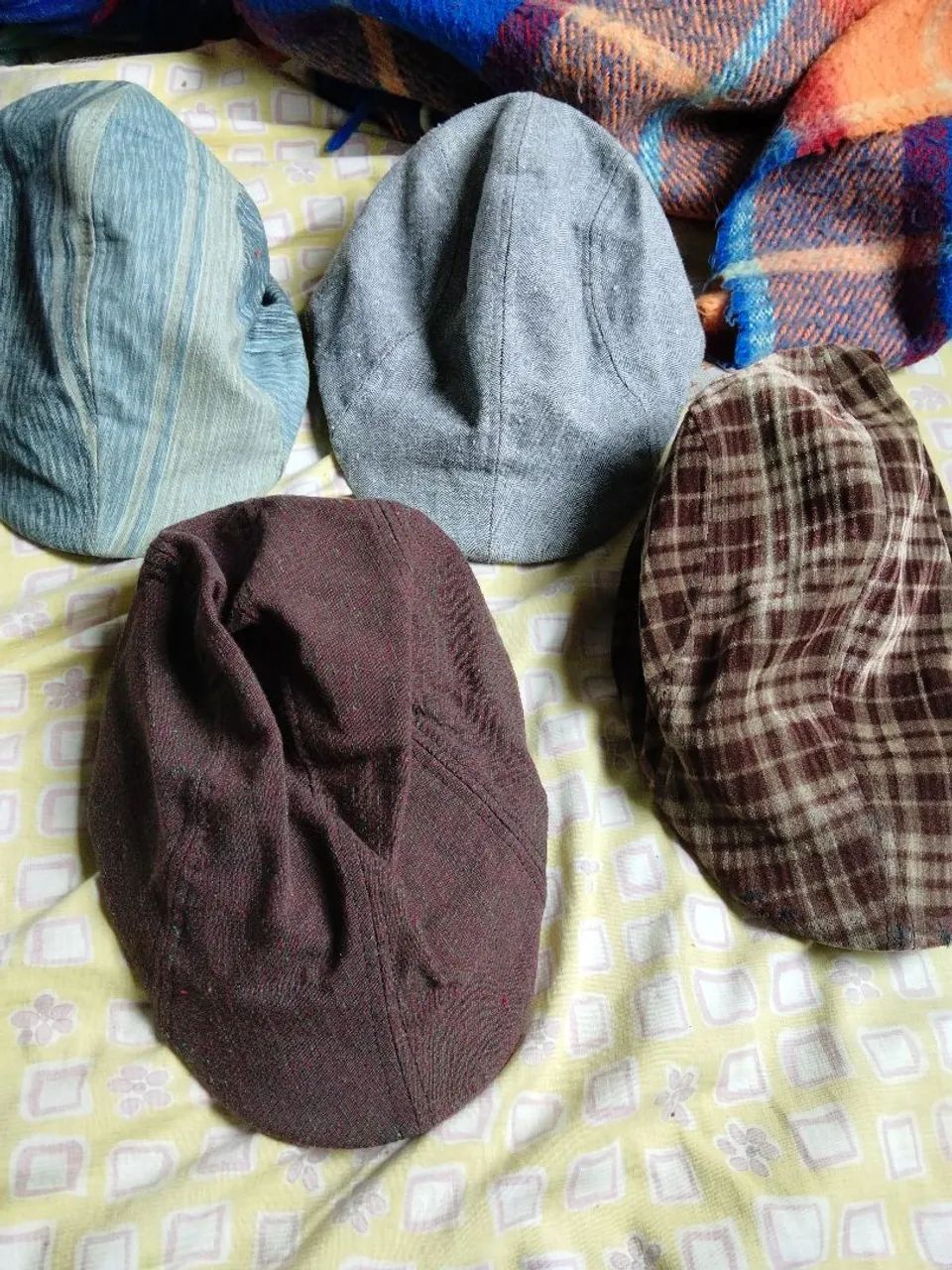 Quatro boinas PROMOÇÃO 