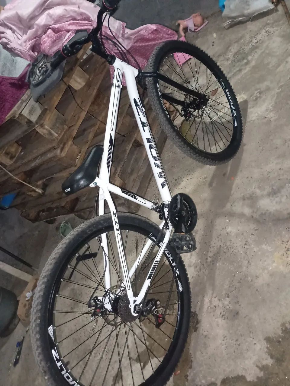 Vendo 2  bicicleta aro 29,15 dia de uso