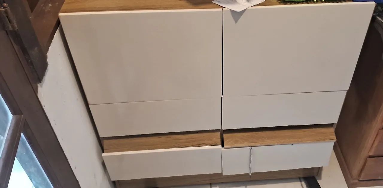 Cômoda moderna em excelente estado - Foto 2