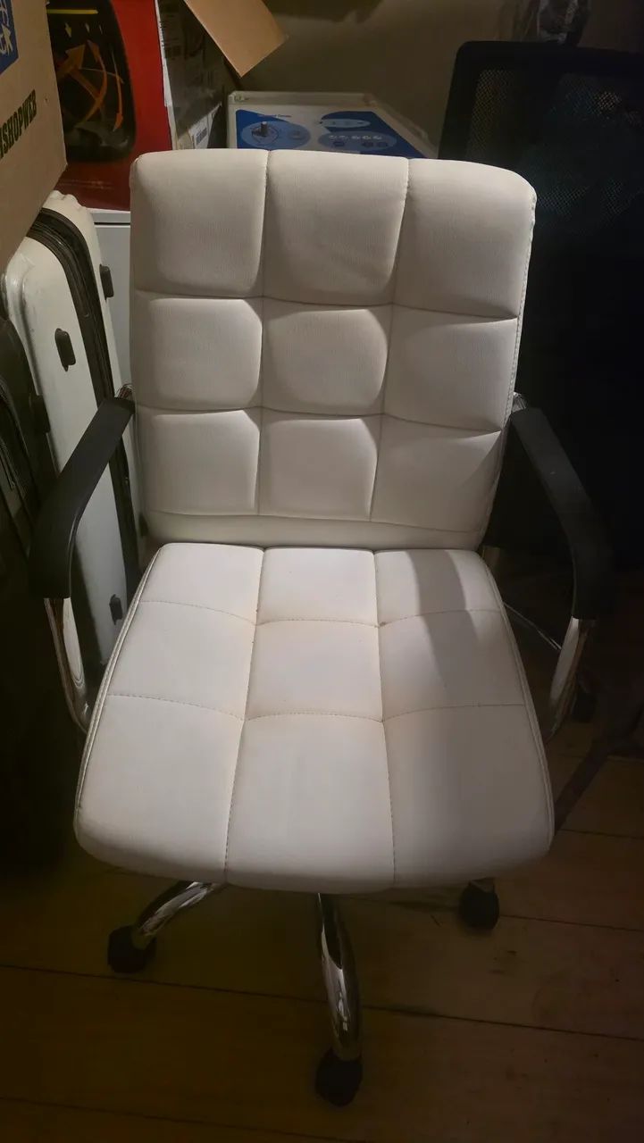 Cadeira giratória branca - Foto 2