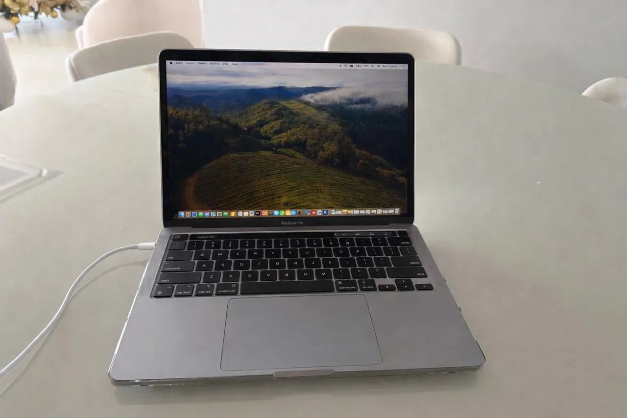 MacBook Pro M2 13 - 2022 - 8GB RAM / 256GB SSD - Excelente Estado