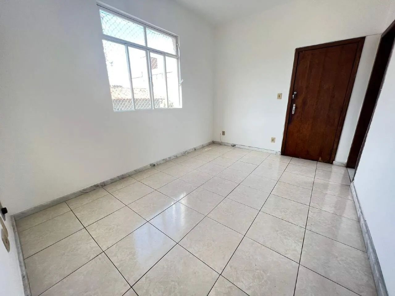 Apartamento de 3 quartos com suíte e vaga para alugar no Pompéia