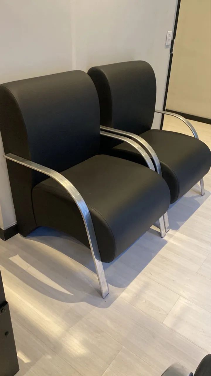 4 Poltronas pretas reforçadas 