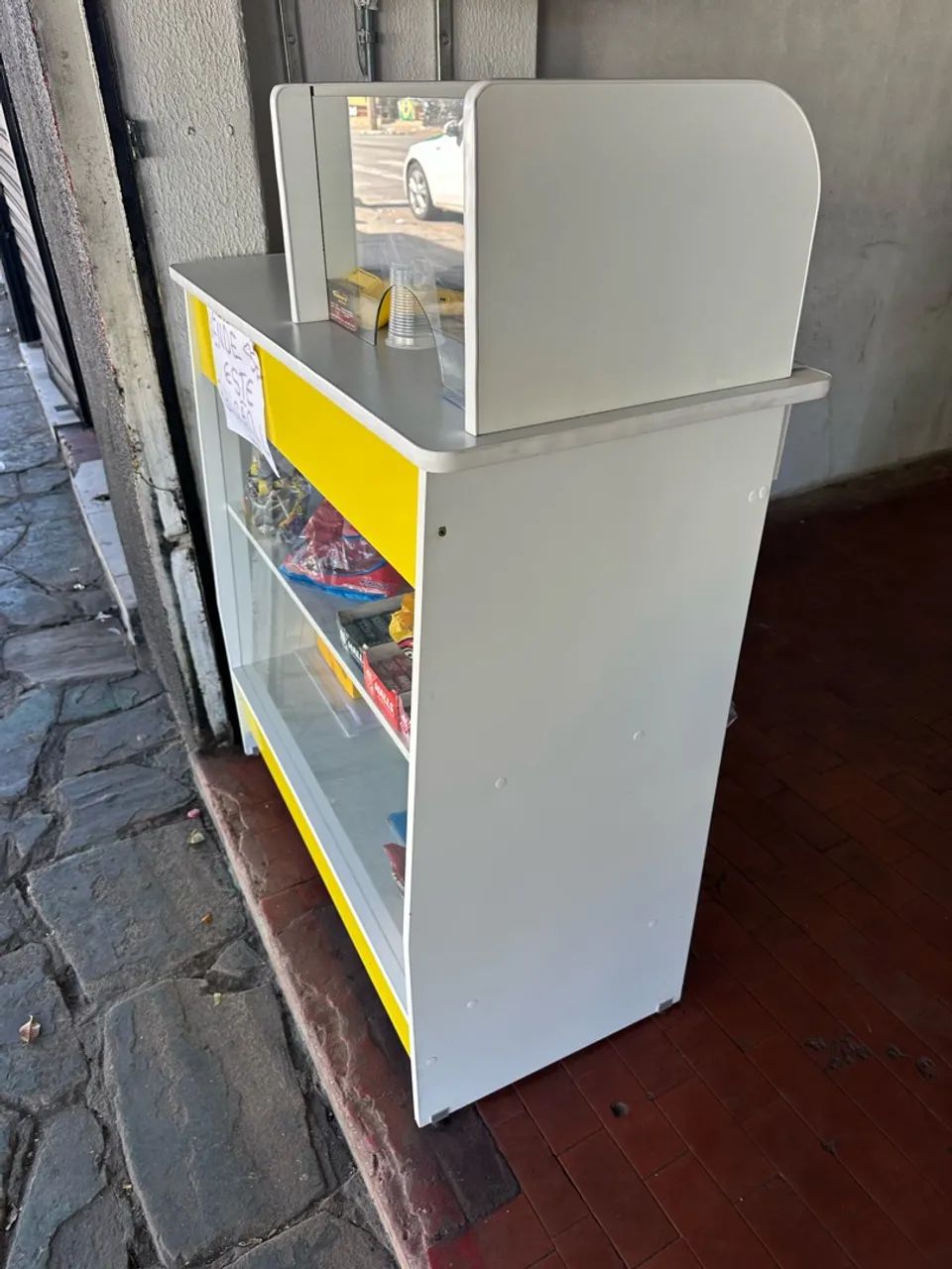  Vendo Balcão caixa seminovo com 2 gavetas    - Foto 2