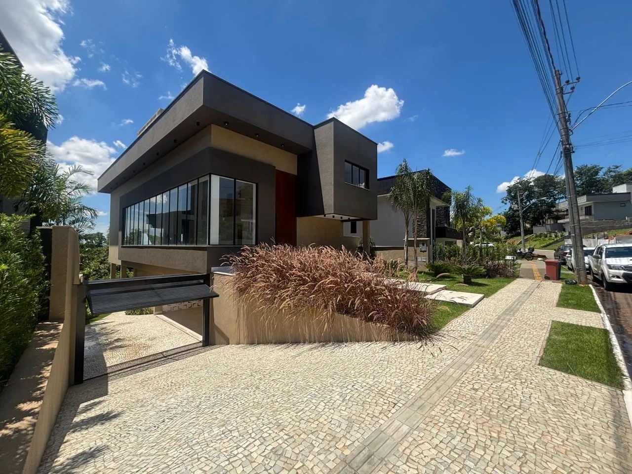 CASA À VENDA - CONDOMÍNIO DO LAGO