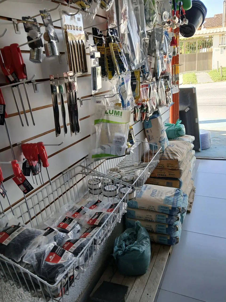 Passo ponto de loja de material de construção e bazar em iguaba grande  - Foto 3